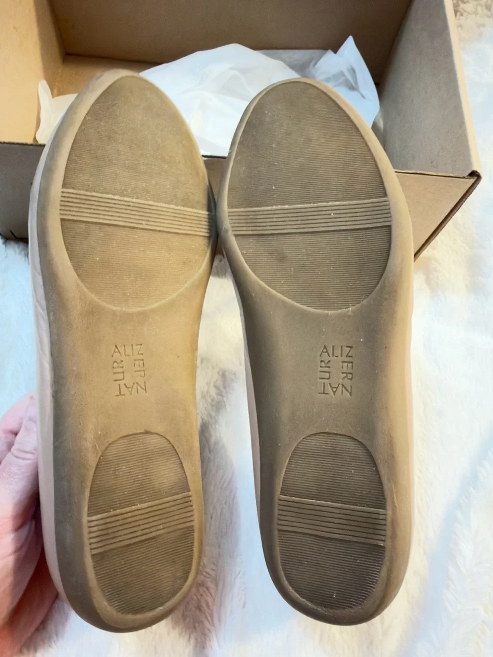Naturalizer Women's Vivienne Ballet Flat Crème Brulee Leather 9 W - Picture 8 of 12